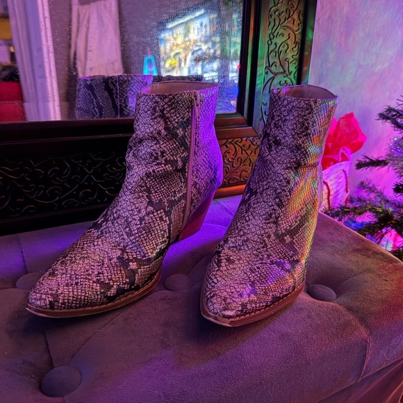 Snake-Print Booties - Picture 3 of 16